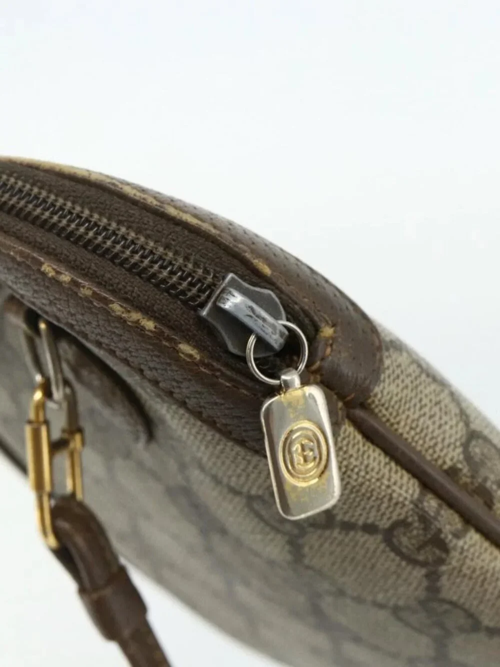 GUCCI GG Supreme Shoulder Bag PVC Beige Gold 904 02 047 Auth